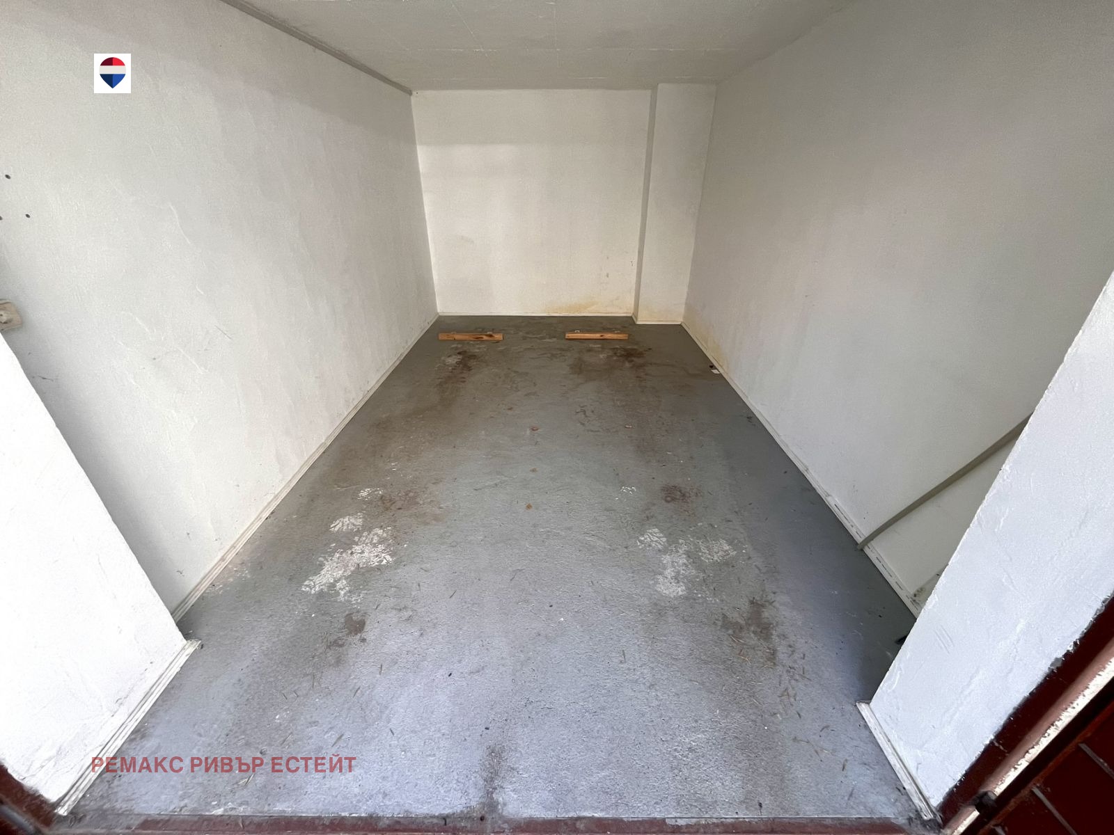Продава ГАРАЖ, ПАРКОМЯСТО, гр. Русе, Ялта