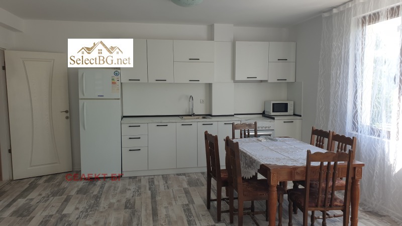 Продава 3-СТАЕН, град Велико Търново, Център • 157000 € / 307065.31 лв. • 37770696 1