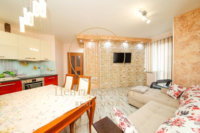 Продава 3-СТАЕН, гр. Плевен, Идеален център, снимка 3 - Апартаменти - 53492475