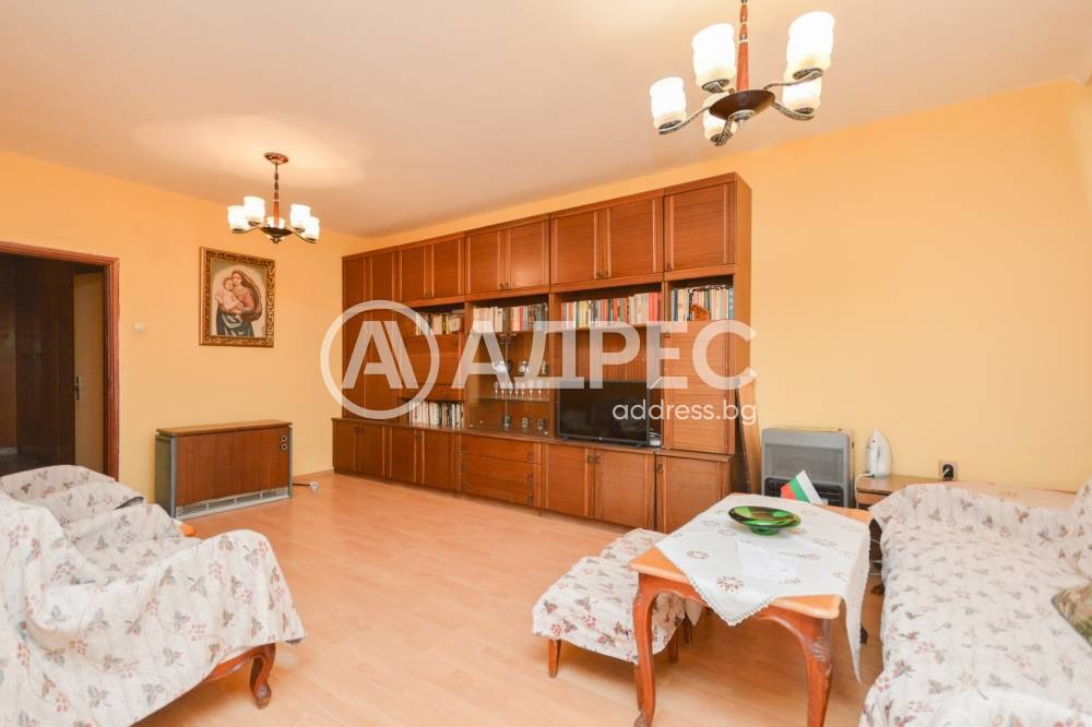 Продава МНОГОСТАЕН, гр. Бургас, Зорница, снимка 2 - Апартаменти - 54254214