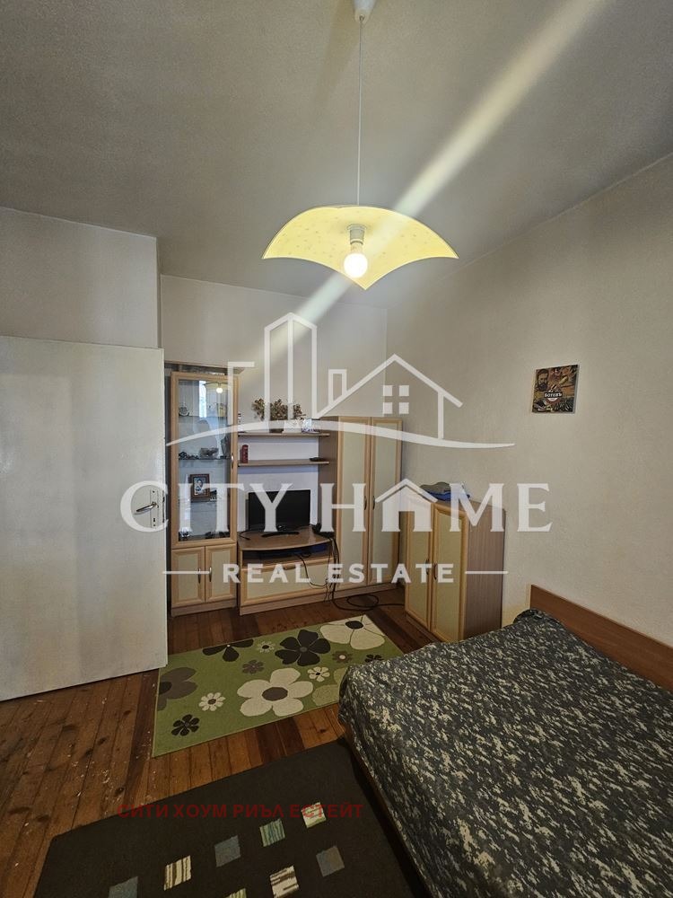 Продава ЕТАЖ ОТ КЪЩА, гр. Пловдив, Център, снимка 7 - Етаж от къща - 53056732