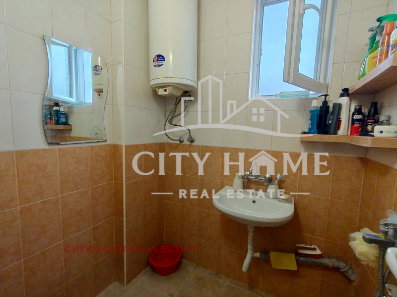 Продава ЕТАЖ ОТ КЪЩА, гр. Пловдив, Център, снимка 3 - Етаж от къща - 53056732