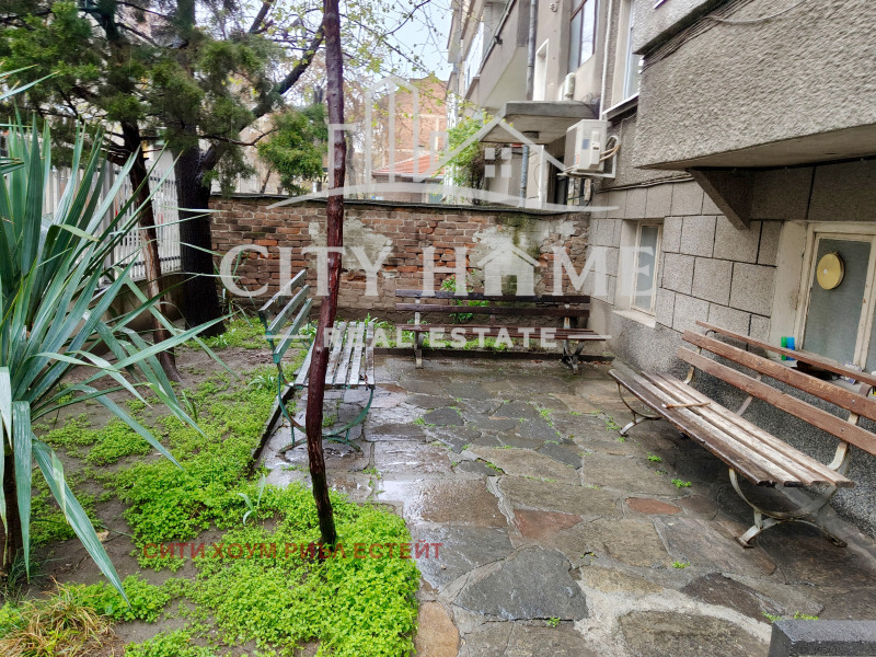 Продава ЕТАЖ ОТ КЪЩА, гр. Пловдив, Център, снимка 9 - Етаж от къща - 53056732