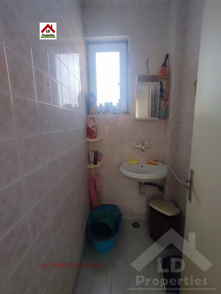 Продава КЪЩА, гр. Генерал Тошево, област Добрич, снимка 8 - Къщи - 42639850