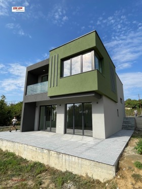 Casa m-t Mentesheto, Varna 3