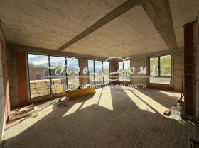 КЪЩА, 280 m2