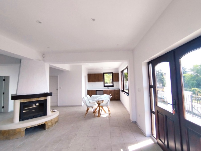 Продава КЪЩА, гр. Балчик, област Добрич, снимка 3 - Къщи - 53085236