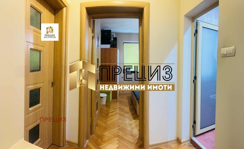 Продава КЪЩА, гр. Шумен, Военно училище, снимка 13 - Къщи - 55740740