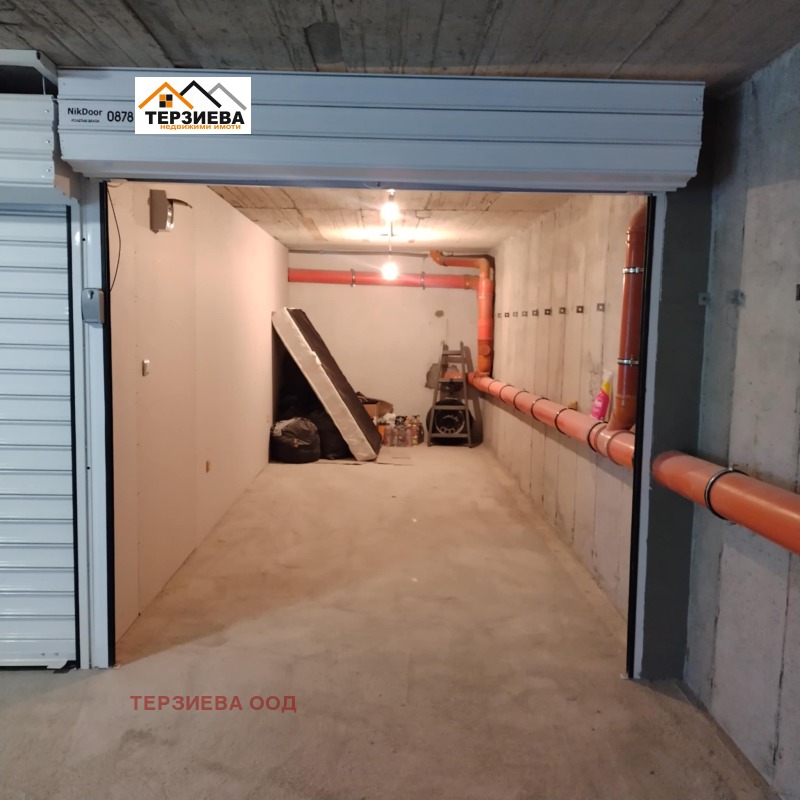 À vendre  Garage Stara Zagora , Tri tchoutchoura - sever , 20 m² | 64354889