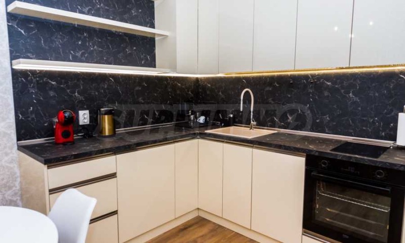 Продава 2-СТАЕН, гр. Бургас, Лазур, снимка 2 - Апартаменти - 53166727