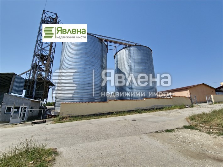 Продава ПРОМ. ПОМЕЩЕНИЕ, гр. Луковит, област Ловеч, снимка 3 - Производствени сгради - 52160122