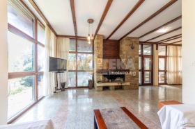 Hus m-t Manastirski rid, Varna