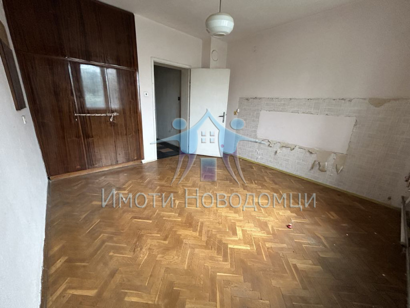 Продава МНОГОСТАЕН, гр. Шумен, Болницата, снимка 3 - Aпартаменти - 47205294