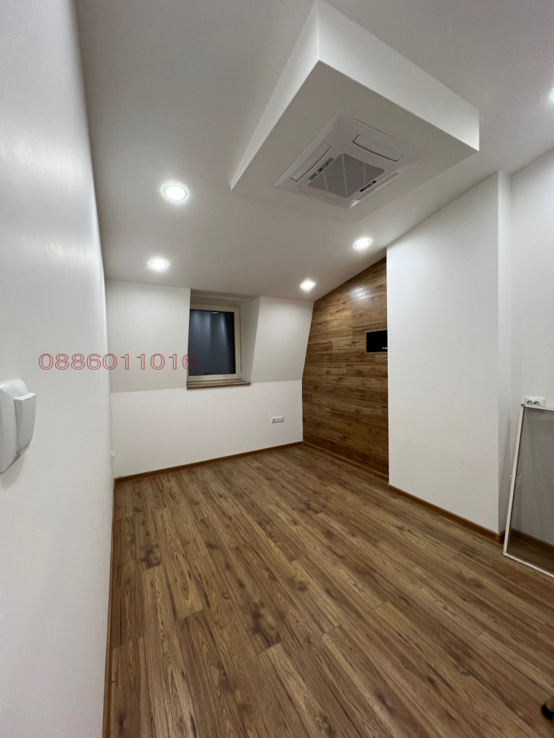 Продава ЕТАЖ ОТ КЪЩА, гр. Шумен, Център, снимка 7 - Етаж от къща - 52630409