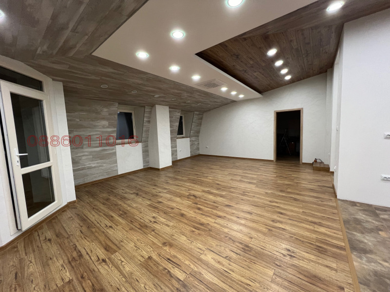 Продава ЕТАЖ ОТ КЪЩА, гр. Шумен, Център, снимка 6 - Етаж от къща - 52630409