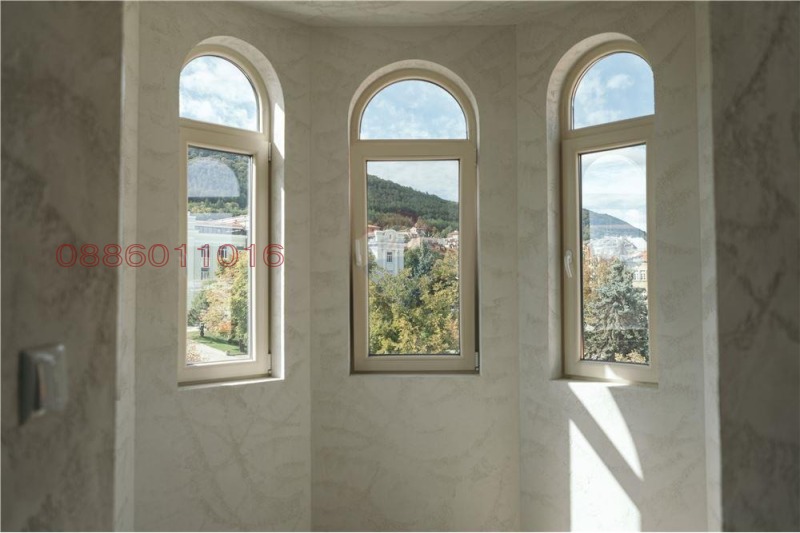 Продава ЕТАЖ ОТ КЪЩА, гр. Шумен, Център, снимка 4 - Етаж от къща - 52630409