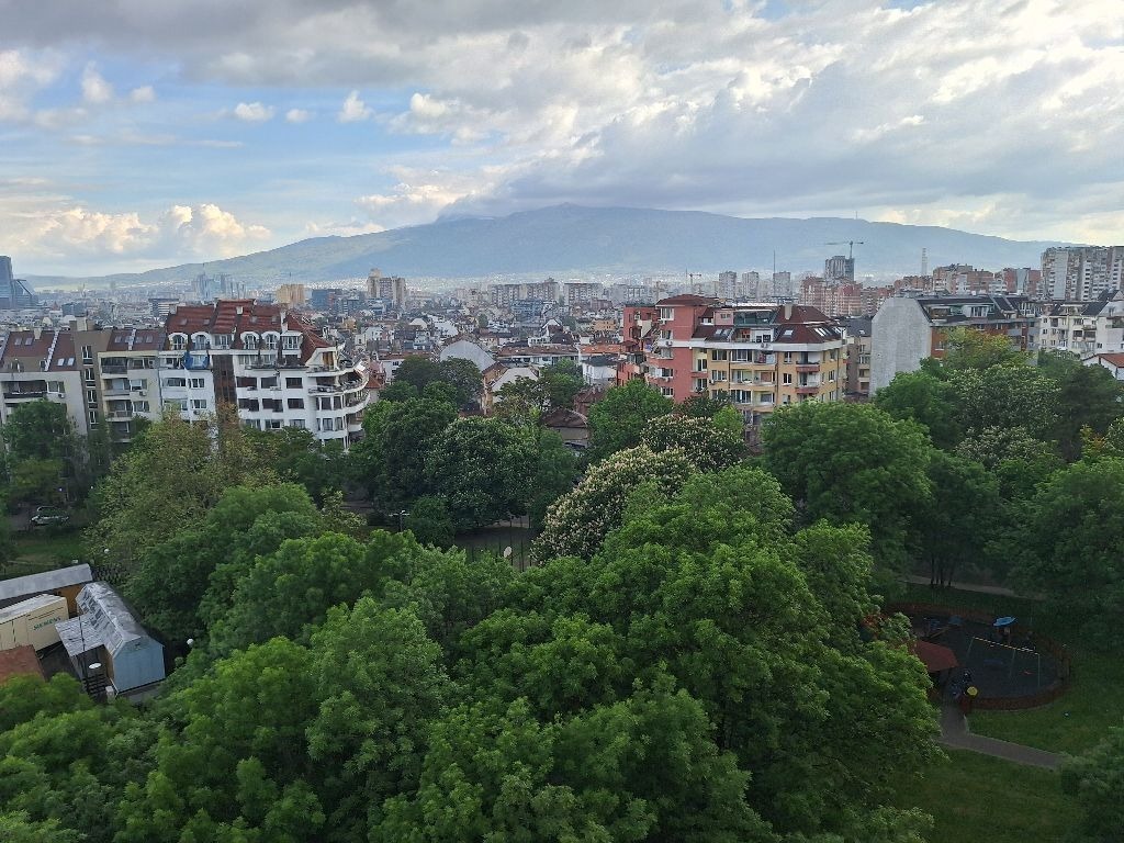 Продава 3-СТАЕН, гр. София, Света Троица