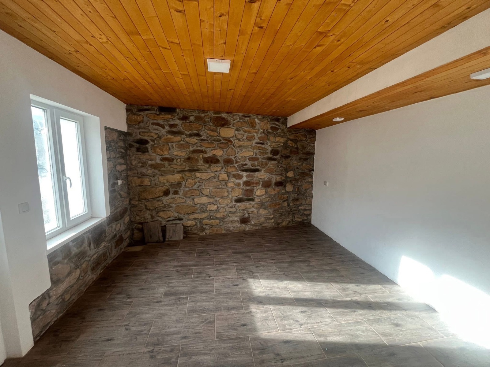 Продава КЪЩА, с. Говежда, област Монтана, снимка 3 - Къщи - 54124769