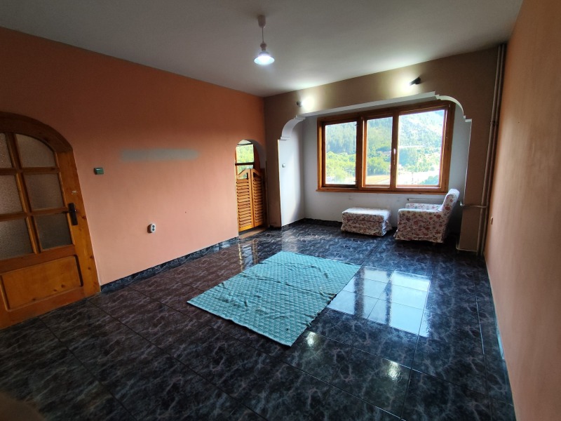 À venda  2 quartos Pernik , Reno , 74 m² | 74333353