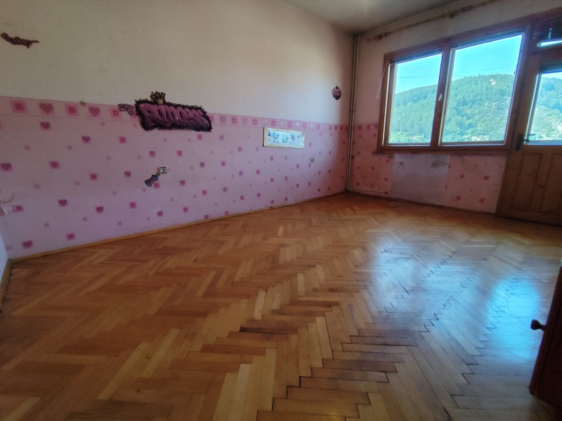 Na sprzedaż  2 sypialnie Pernik , Reno , 74 mkw | 74333353 - obraz [11]