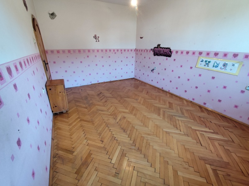 Продава  3-стаен град Перник , Рено , 74 кв.м | 74333353 - изображение [10]