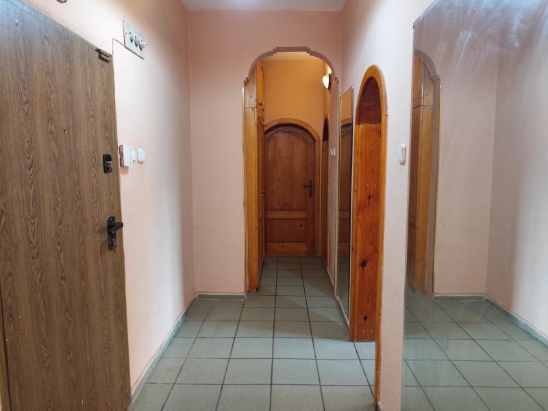 À venda  2 quartos Pernik , Reno , 74 m² | 74333353 - imagem [6]