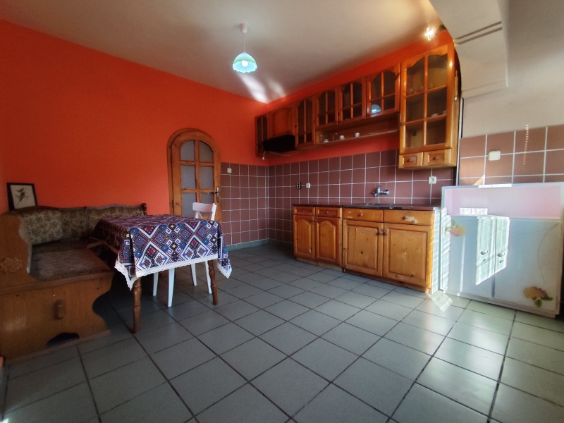 Na sprzedaż  2 sypialnie Pernik , Reno , 74 mkw | 74333353 - obraz [4]