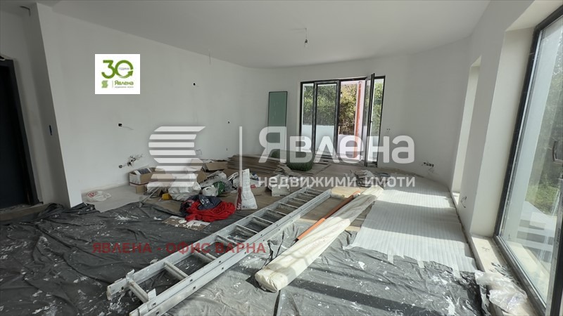 In vendita  2 camere da letto Varna , m-t Dolna Traka , 117 mq | 17928055