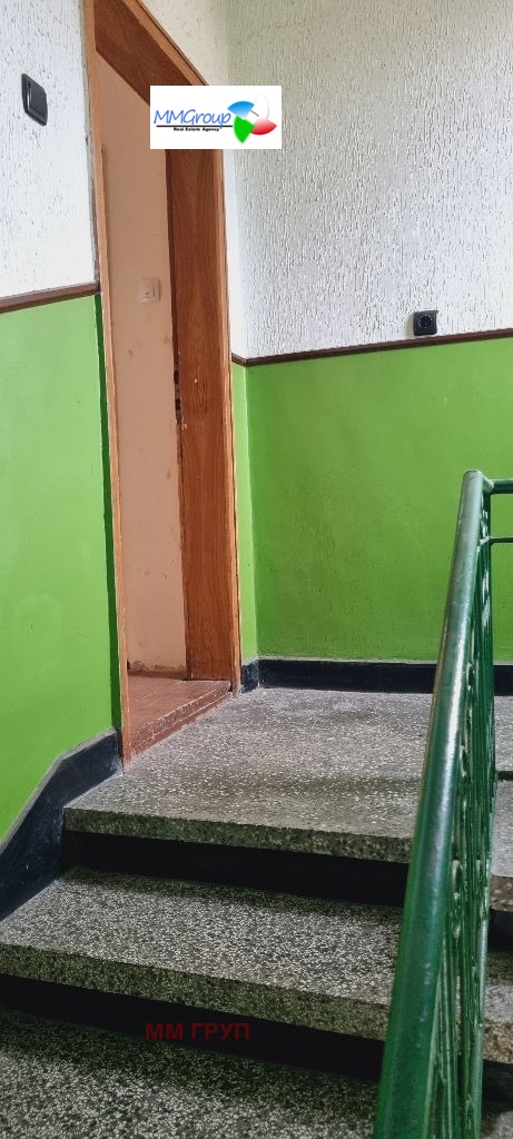 Продава ЕТАЖ ОТ КЪЩА, гр. София, Бенковски, снимка 7 - Етаж от къща - 52733203