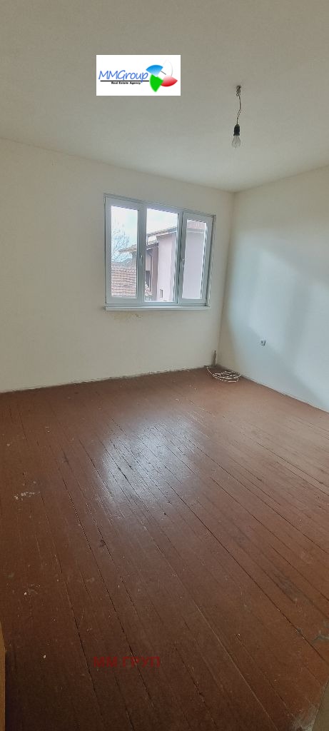 Продава ЕТАЖ ОТ КЪЩА, гр. София, Бенковски, снимка 4 - Етаж от къща - 52733203