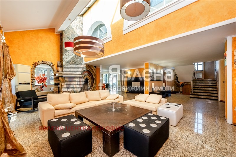 Продава КЪЩА, гр. София, в.з.Киноцентъра