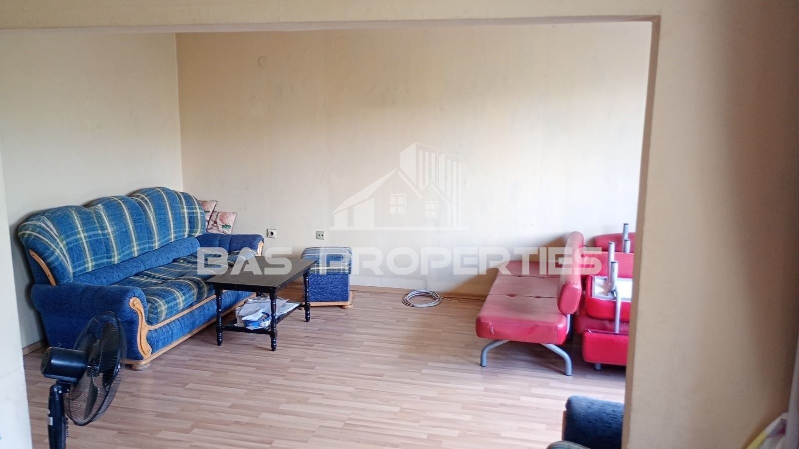 Продава МНОГОСТАЕН, гр. София, Света Троица
