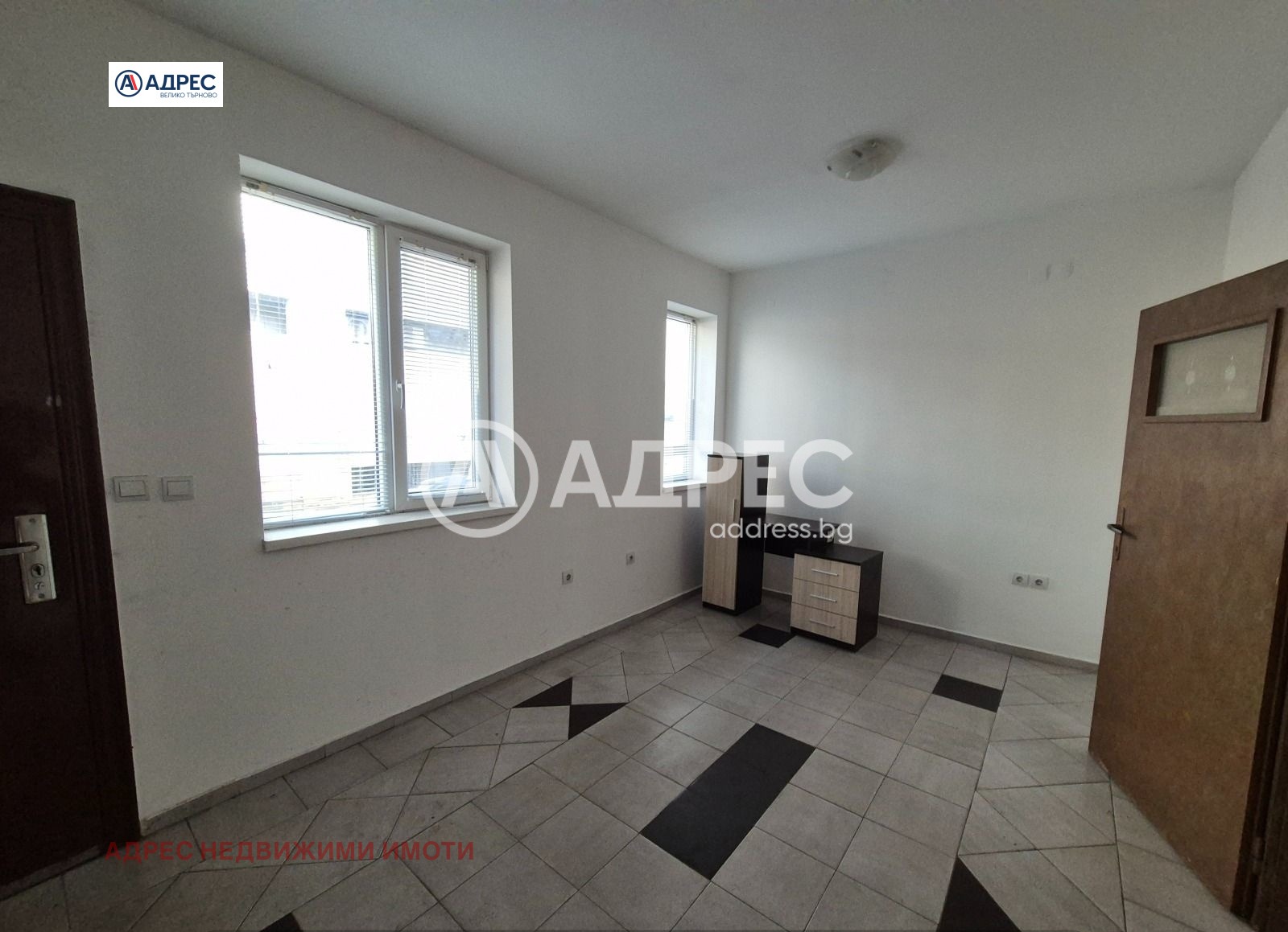 Продава ОФИС, гр. Велико Търново, Център, снимка 4 - Офиси - 55145313