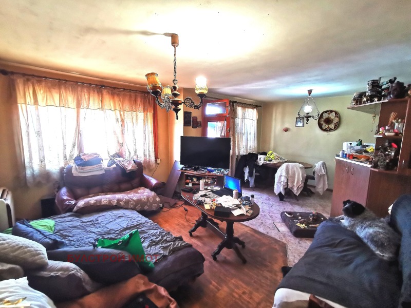 Zu verkaufen  2 Schlafzimmer Warna , Zweten kwartal , 88 qm | 27069428
