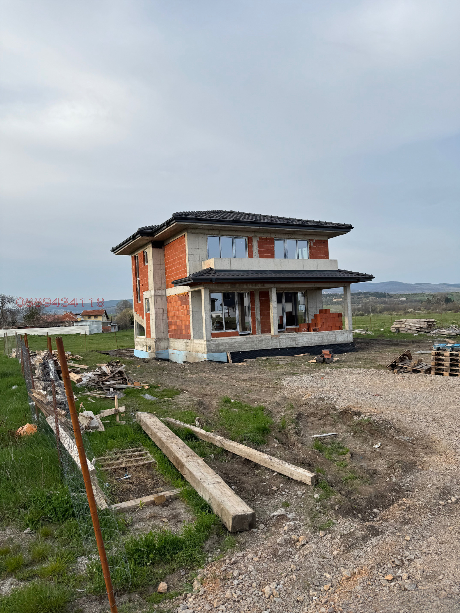 Продава КЪЩА в област София, гр. Костинброд - 290 кв.м / 385 000 € » 752 994.55 лв.
