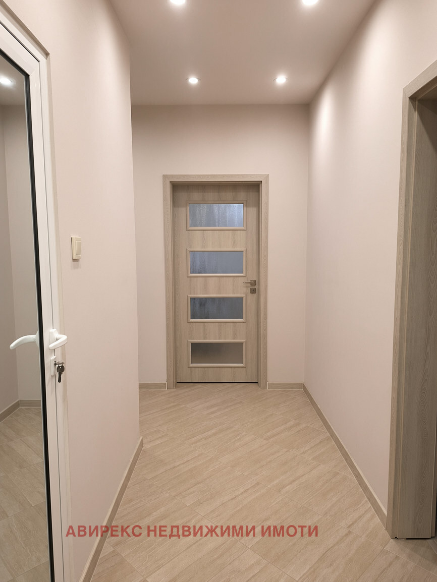 Продава 4-СТАЕН, гр. Пловдив, Тракия, снимка 4 - Апартаменти - 55938404