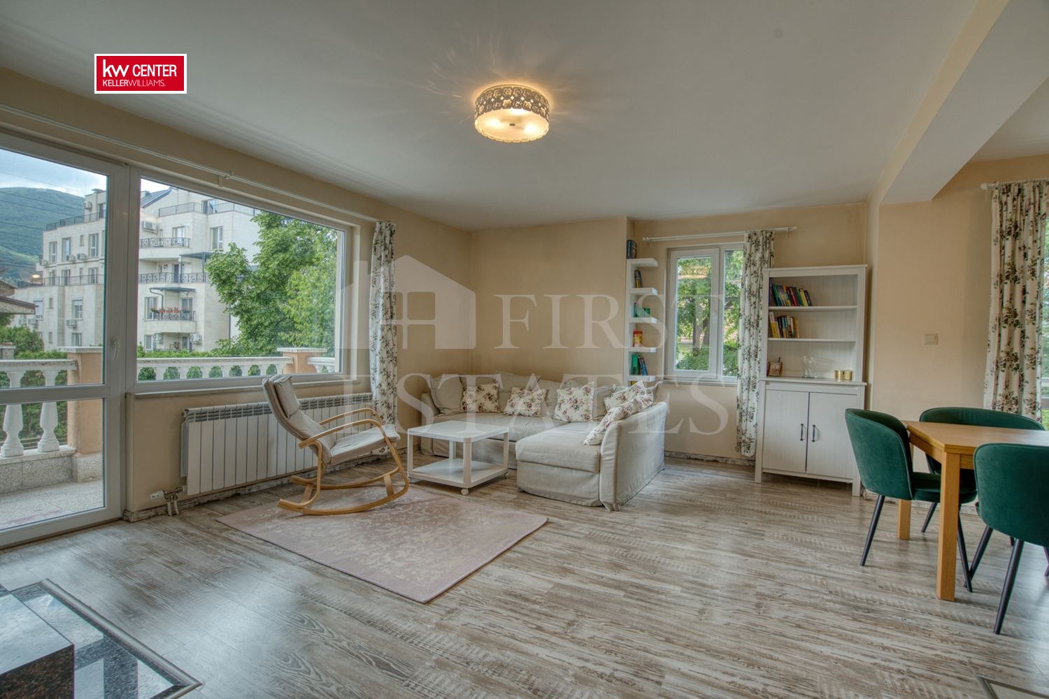 Продава 4-СТАЕН, гр. София, Павлово, снимка 2 - Апартаменти - 54748945