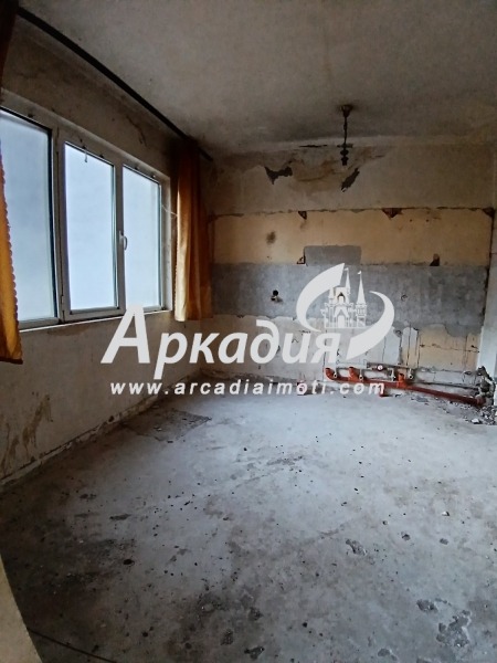 Продава  3-стаен град Пловдив , Въстанически , 85 кв.м | 91200950 - изображение [2]