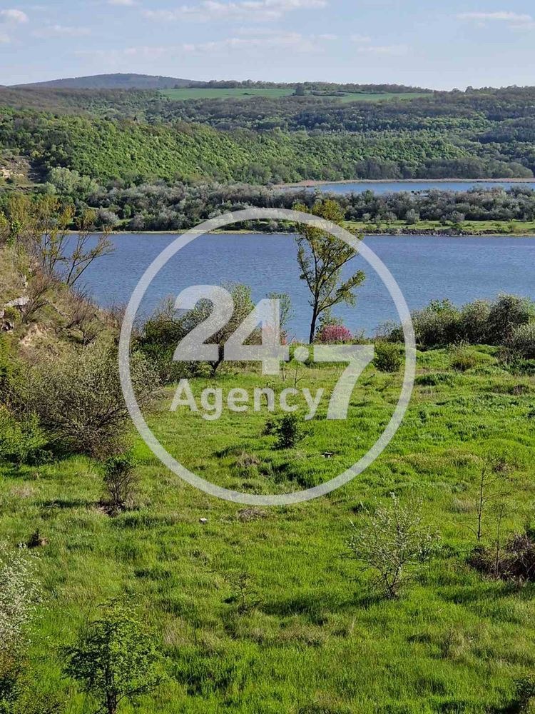 Продава ПАРЦЕЛ, с. Страшимирово, област Варна
