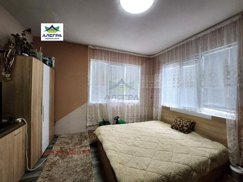 Продава ЕТАЖ ОТ КЪЩА, гр. Пазарджик, Ставропол, снимка 4 - Етаж от къща - 53021364