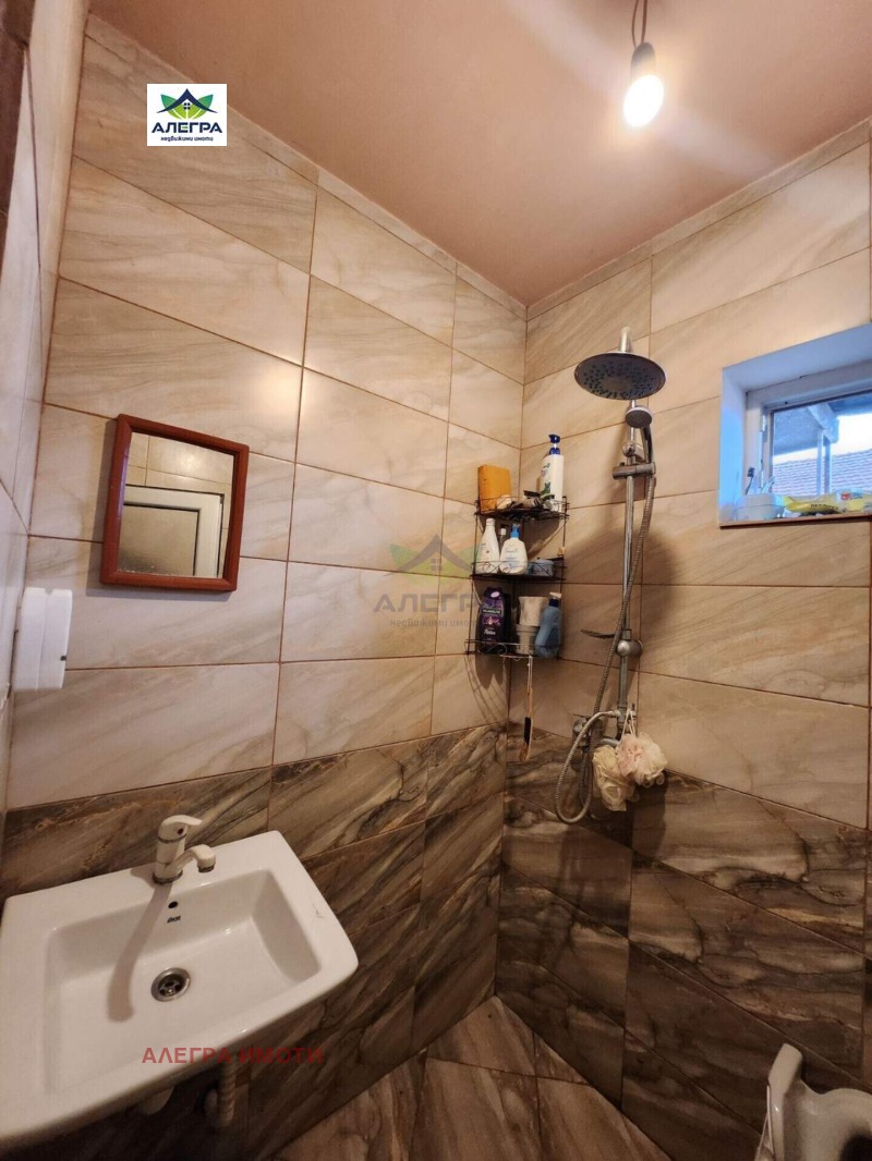 Продава ЕТАЖ ОТ КЪЩА, гр. Пазарджик, Ставропол, снимка 7 - Етаж от къща - 53021364