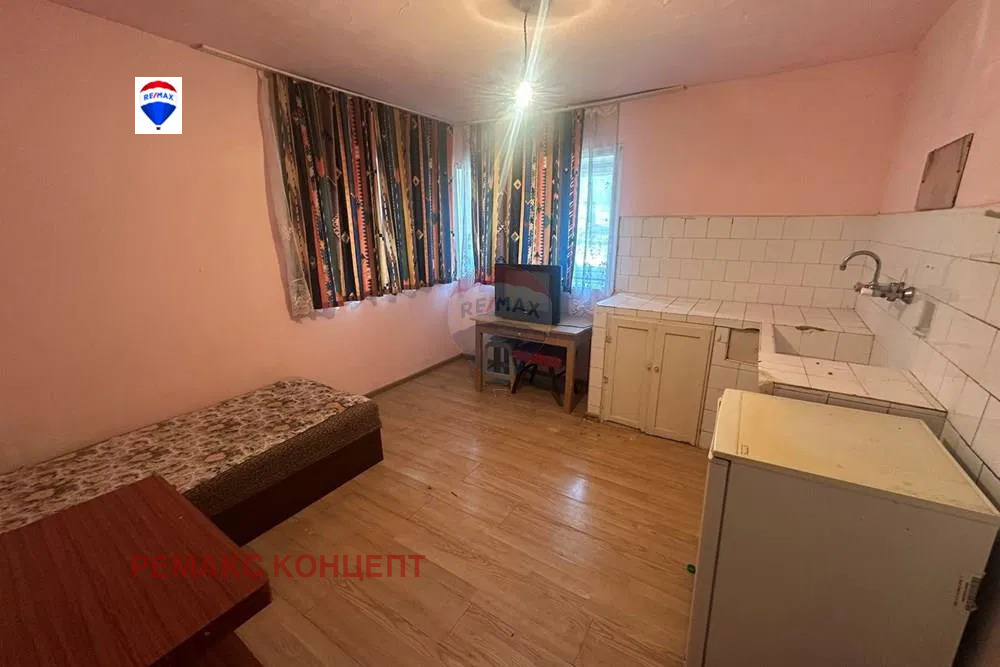 Продава КЪЩА, гр. Шумен, Военно училище, снимка 8 - Къщи - 53763763