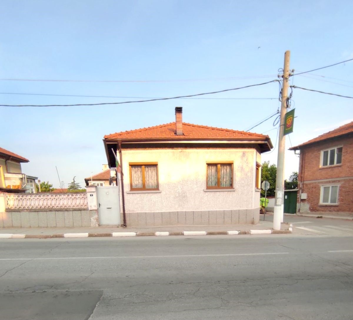 Продава КЪЩА, гр. Перущица, област Пловдив, снимка 2 - Къщи - 56265918