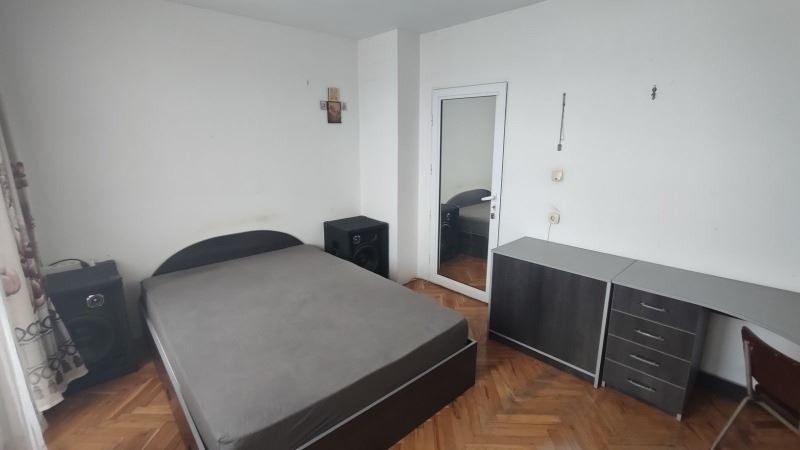 Продава МНОГОСТАЕН, гр. Шумен, Център, снимка 3 - Апартаменти - 55220112