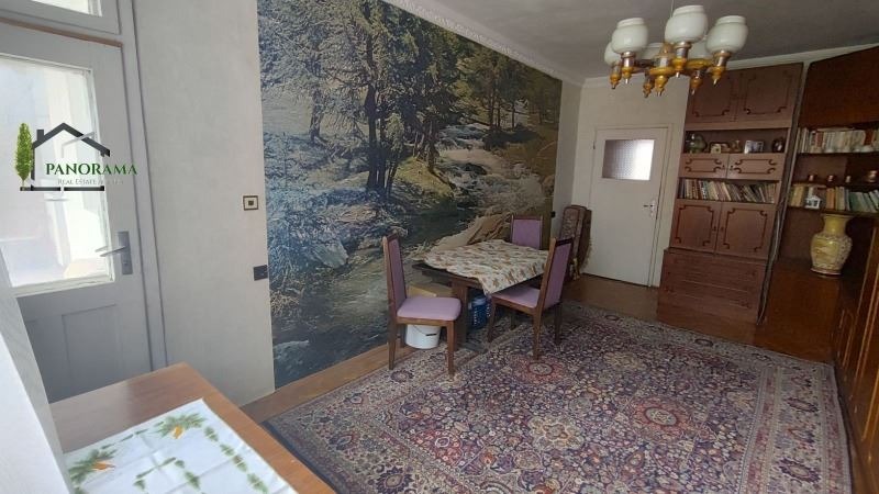 Продава МНОГОСТАЕН, гр. Шумен, Център, снимка 9 - Апартаменти - 55220112