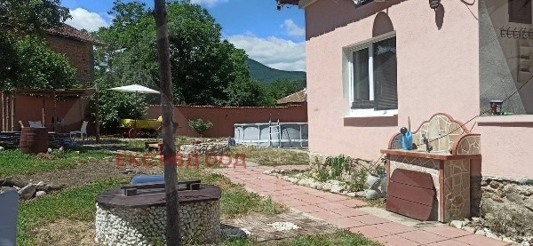 Продава КЪЩА, с. Слатина, област Пловдив, снимка 2 - Къщи - 46464592