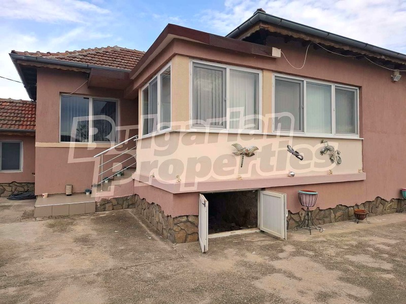 Продава КЪЩА, с. Коневец, област Ямбол, снимка 2 - Къщи - 52467348