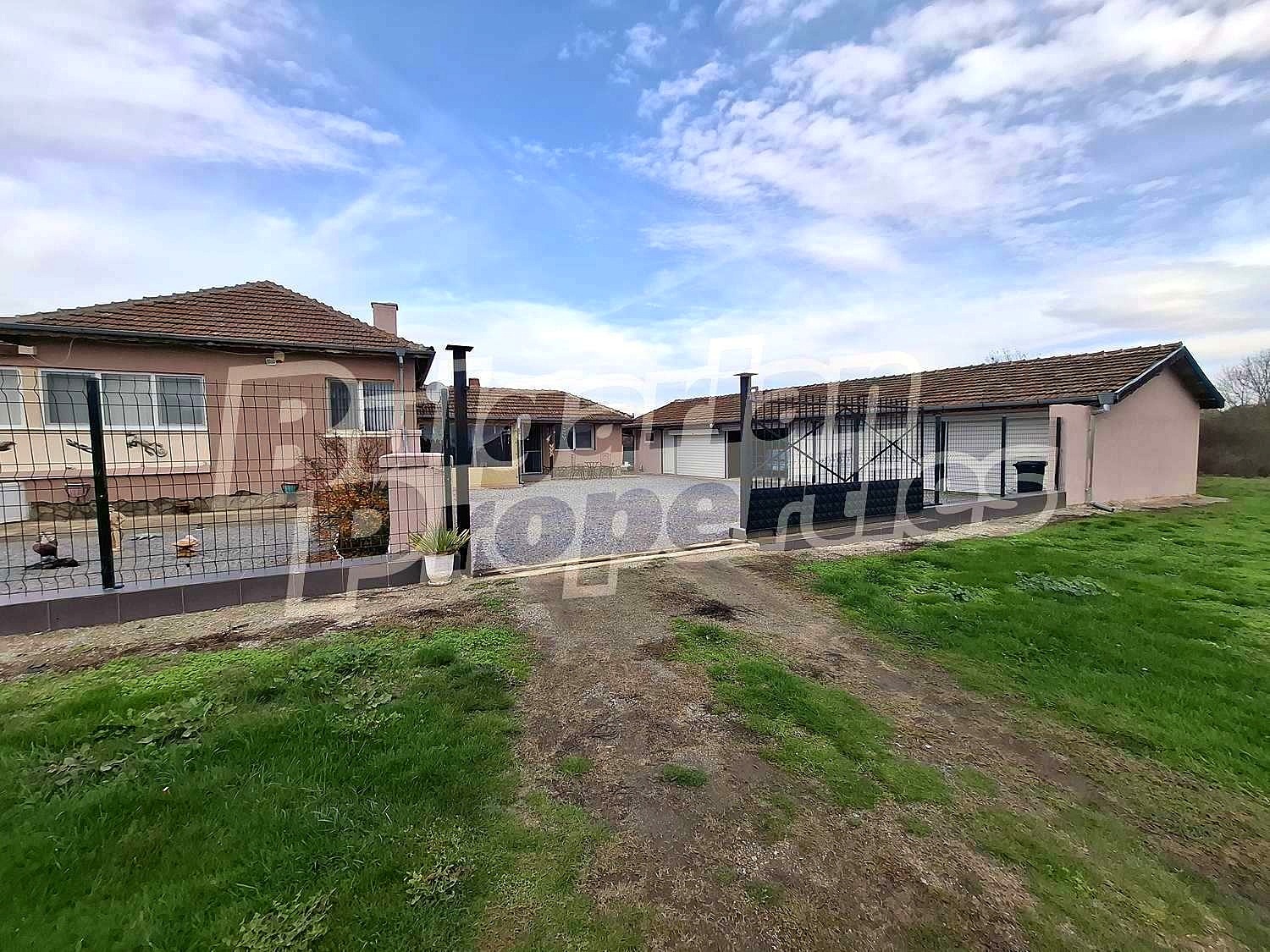 Продава КЪЩА, с. Коневец, област Ямбол, снимка 2 - Къщи - 52467348
