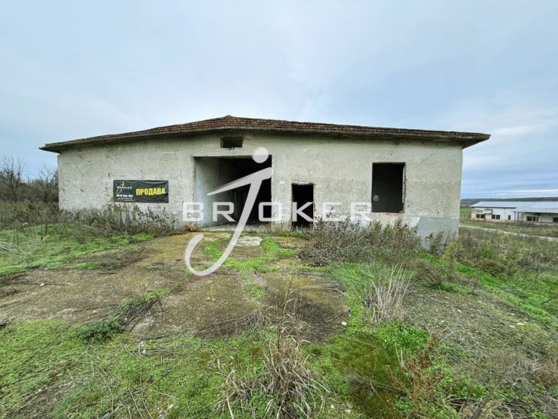 Продава ПРОМ. ПОМЕЩЕНИЕ, с. Конуш, област Хасково