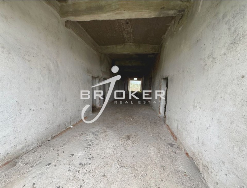 Продава ПРОМ. ПОМЕЩЕНИЕ, с. Конуш, област Хасково, снимка 3 - Производствени сгради - 52693523